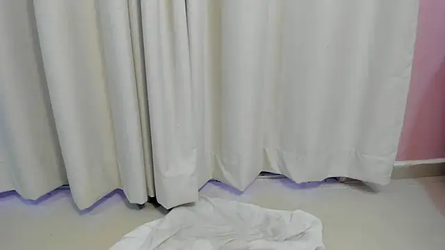 Daphne Fox  online show from February 2025 11:51:02 AM