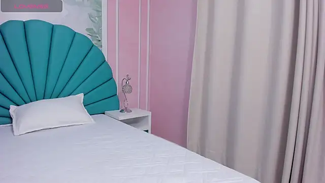 Daphne Fox  online show from February 2025 02:29:02 AM