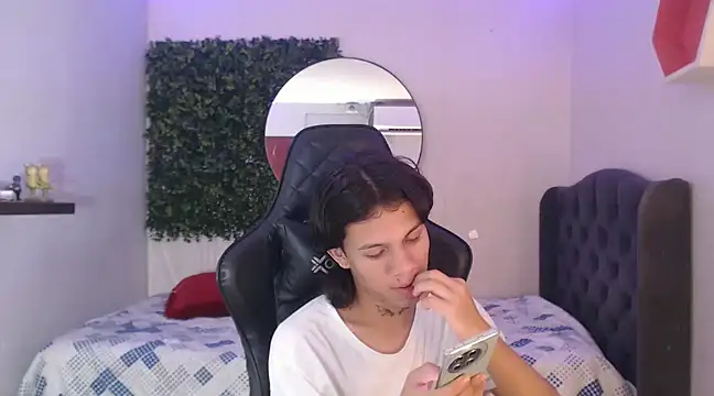 andy dan18 online show from February 2025 06:55:01 PM