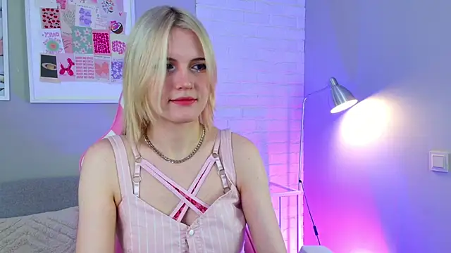 NellieLoyns online show from March 2025 05:07:02 PM