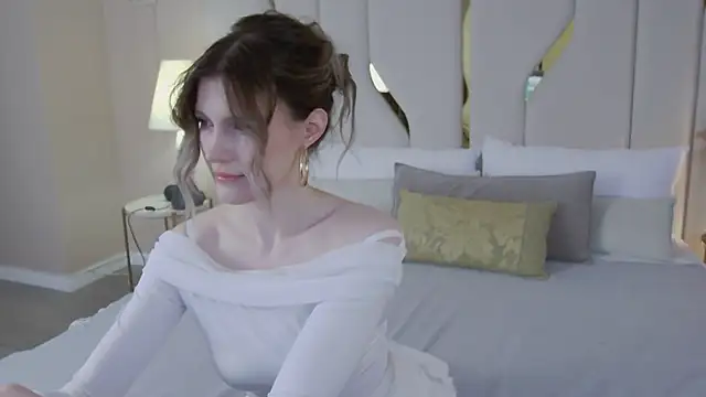 NellieLoyns online show from June 2026 05:16:02 PM
