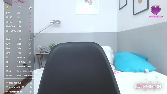 MommyHelpsmee online show from January 2025 01:22:02 AM