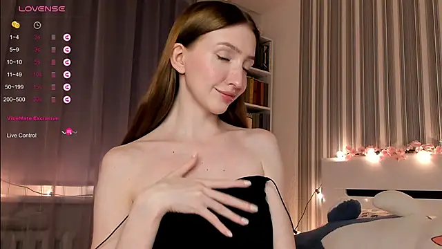 Snapshot of Awwwrora chatting on January 2025 01:47:01 PM Awwwrora online show from January 2025 01:47:01 PM