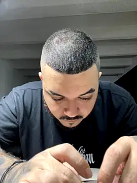 El Titan1998 online show from September 2025 10:43:01 PM