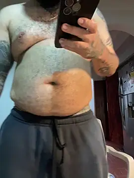 El Titan1998 online show from April 2026 10:32:01 PM