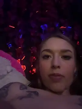 Snapshot of BlueStoneX chatting on February 2025 08:27:02 AM BlueStoneX online show from February 2025 08:27:02 AM