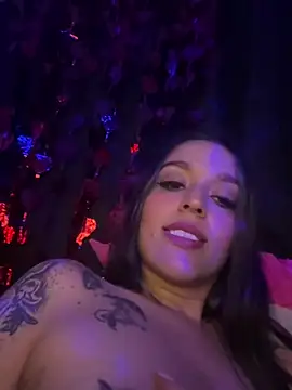 Snapshot of BlueStoneX chatting on February 2025 07:52:02 AM BlueStoneX online show from February 2025 07:52:02 AM