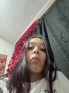 Snapshot of BlueStoneX chatting on February 2025 05:31:02 AM BlueStoneX online show from February 2025 05:31:02 AM