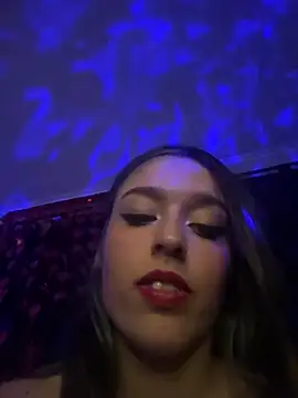 Snapshot of BlueStoneX chatting on February 2025 08:39:01 AM BlueStoneX online show from February 2025 08:39:01 AM