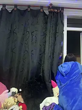 Snapshot of BlueStoneX chatting on March 2025 05:24:02 AM BlueStoneX online show from March 2025 05:24:02 AM