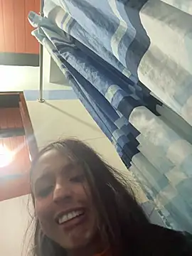 Snapshot of BlueStoneX chatting on March 2025 05:33:02 AM BlueStoneX online show from March 2025 05:33:02 AM