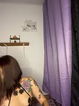 Snapshot of BlueStoneX chatting on September 2025 06:23:02 AM BlueStoneX online show from September 2025 06:23:02 AM