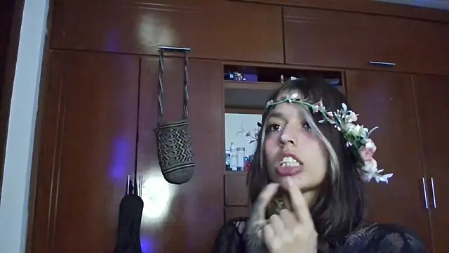 Snapshot of BlueStoneX chatting on October 2025 06:41:02 AM BlueStoneX online show from October 2025 06:41:02 AM