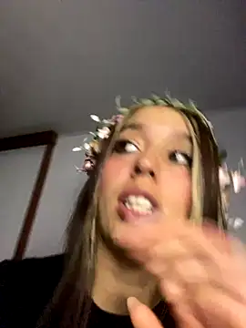 Snapshot of BlueStoneX chatting on October 2025 06:42:02 AM BlueStoneX online show from October 2025 06:42:02 AM