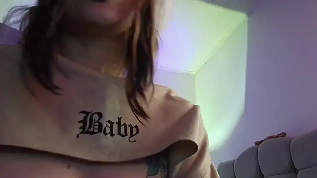 Snapshot of BlueStoneX chatting on October 2025 06:44:01 AM BlueStoneX online show from October 2025 06:44:01 AM