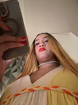 Snapshot of Mariapaula chatting on January 2025 08:33:02 PM Mariapaula online show from January 2025 08:33:02 PM