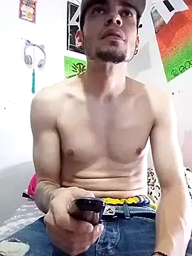 Snapshot of BlakeandRouse chatting on January 2025 04:37:01 AM BlakeandRouse online show from January 2025 04:37:01 AM