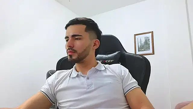 Massimoo 07 online show from January 2025 01:45:02 AM