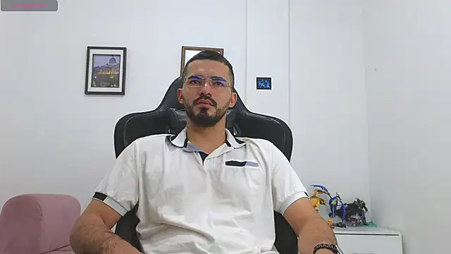 Massimoo 07 online show from December 2025 04:34:02 PM