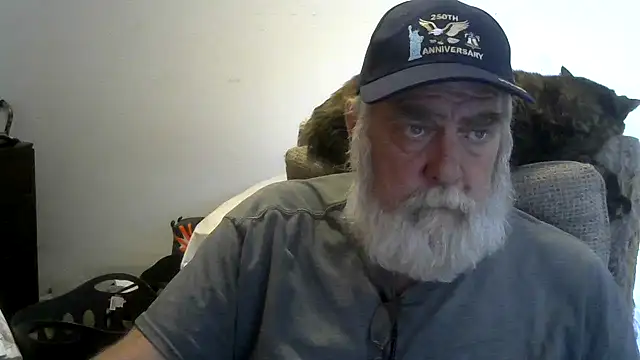Snapshot of viejo_oso chatting on April 2026 08:22:01 PM viejo oso online show from April 2026 08:22:01 PM