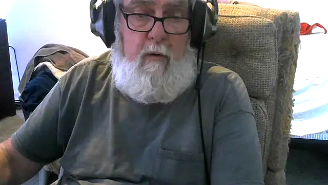 Snapshot of viejo_oso chatting on May 2026 01:11:02 AM viejo oso online show from May 2026 01:11:02 AM