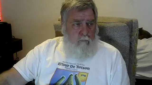 Snapshot of viejo_oso chatting on May 2026 05:12:02 PM viejo oso online show from May 2026 05:12:02 PM
