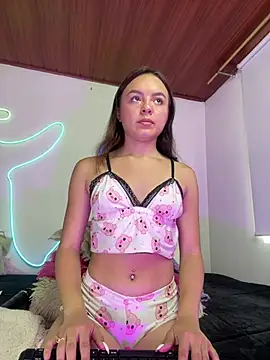 Snapshot of Valen_sr_ chatting on December 2024 08:36:02 PM Valen sr online show from December 2024 08:36:02 PM