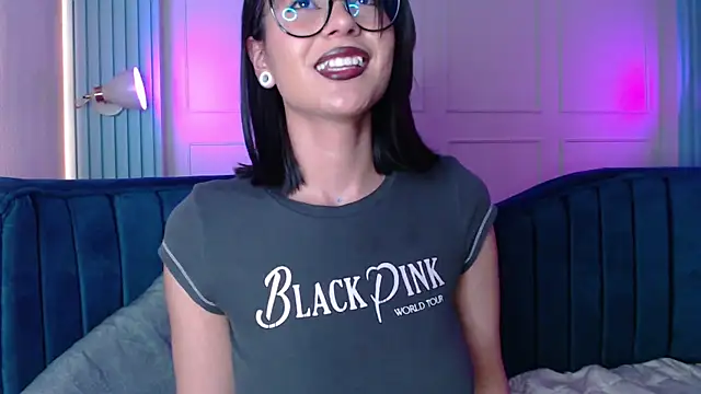 Snapshot of Abbydreams_ chatting on February 2025 11:01:01 PM Abbydreams online show from February 2025 11:01:01 PM