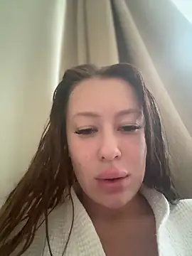 Snapshot of AndreaMood chatting on October 2025 01:20:02 AM AndreaMood online show from October 2025 01:20:02 AM