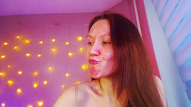 Snapshot of MelanyOx chatting on January 2025 09:15:01 AM MelanyOx online show from January 2025 09:15:01 AM