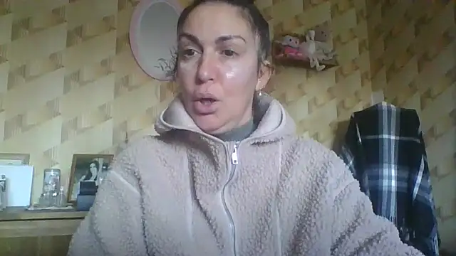 Snapshot of BELLAMORGANE1 chatting on December 2024 12:45:01 PM BELLAMORGANE1 online show from December 2024 12:45:01 PM