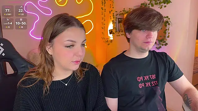 RobertAndLinela online show from November 2025 12:38:01 PM