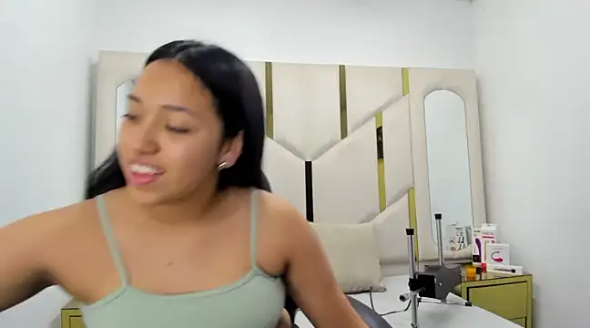 IsabellRodriguez18 online show from March 2025 12:42:01 AM