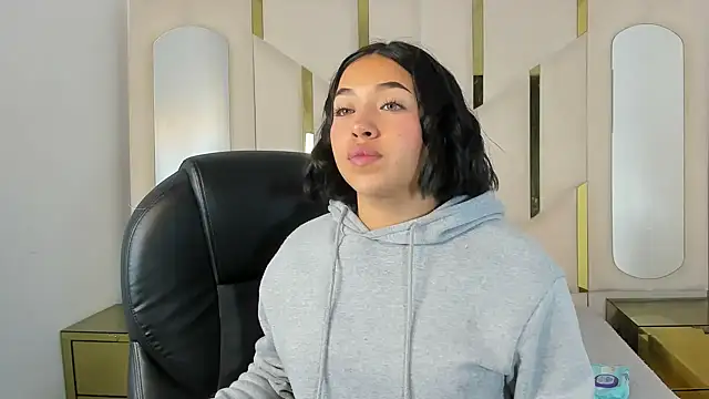 IsabellRodriguez18 online show from October 2025 03:14:01 AM