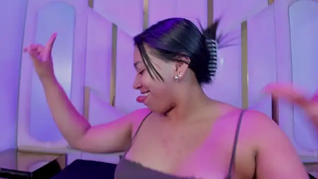 IsabellRodriguez18 online show from April 2026 03:55:01 AM