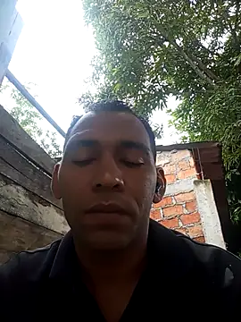 Snapshot of yaxom33 chatting on February 2026 01:32:02 PM yaxom33 online show from February 2026 01:32:02 PM