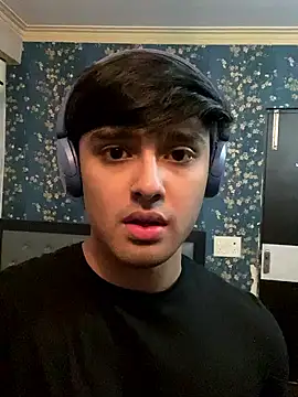 Snapshot of sunny49477 chatting on January 2025 10:40:02 AM sunny49477 online show from January 2025 10:40:02 AM