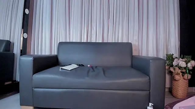 Samantha  cooper online show from February 2025 02:33:01 PM