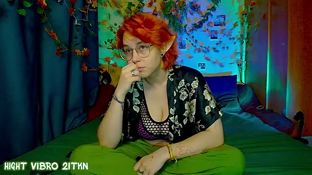 TrickyKitsune online show from November 2025 01:50:01 PM