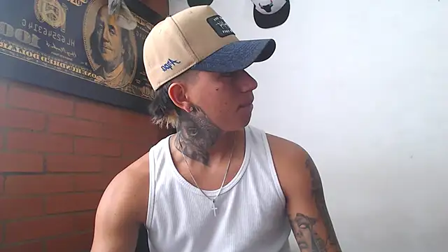 Snapshot of Thiago_x_Sahara chatting on December 2024 02:00:01 PM Thiago x Sahara online show from December 2024 02:00:01 PM