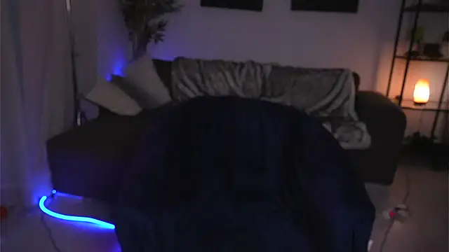 Magnetic Amy online show from March 2025 10:45:02 AM