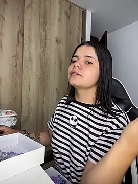 pretty angela1 online show from December 2025 12:25:01 PM