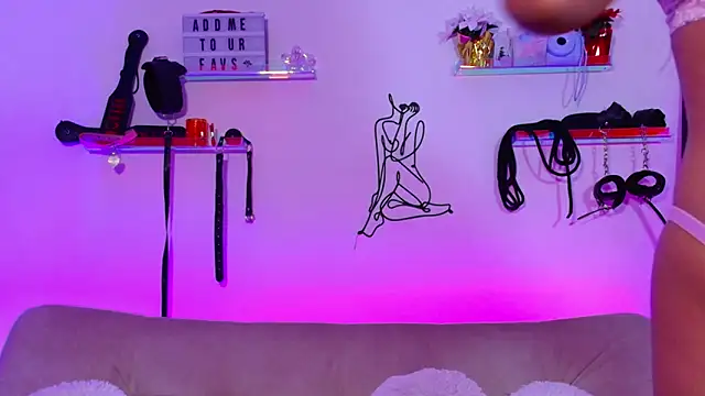 Snapshot of EmiF26 chatting on September 2025 02:00:02 AM EmiF26 online show from September 2025 02:00:02 AM