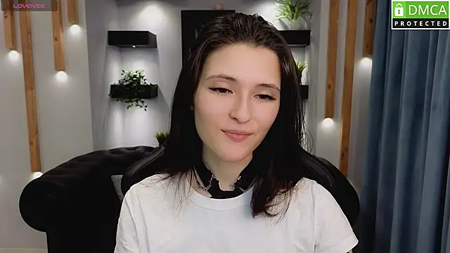 Snapshot of niki_cutes chatting on January 2025 01:11:02 AM niki cutes online show from January 2025 01:11:02 AM