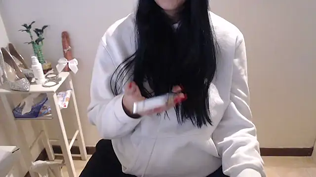 Snapshot of LasolitaAuri chatting on January 2025 04:11:02 PM LasolitaAuri online show from January 2025 04:11:02 PM