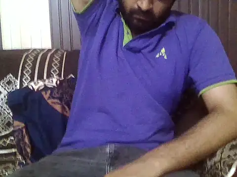 Snapshot of indihotguy chatting on April 2026 03:37:02 PM indihotguy online show from April 2026 03:37:02 PM