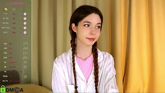 Snapshot of LittleOriana chatting on February 2025 10:11:01 PM LittleOriana online show from February 2025 10:11:01 PM