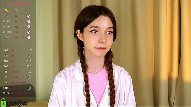 Snapshot of LittleOriana chatting on February 2025 01:14:01 AM LittleOriana online show from February 2025 01:14:01 AM