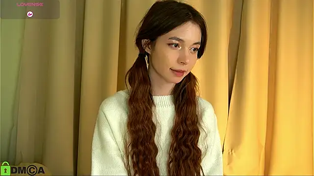 Snapshot of LittleOriana chatting on February 2025 02:39:02 AM LittleOriana online show from February 2025 02:39:02 AM