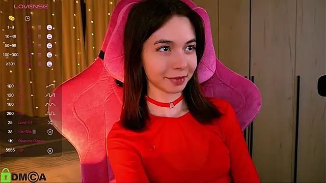 Snapshot of LittleOriana chatting on March 2025 01:43:01 AM LittleOriana online show from March 2025 01:43:01 AM